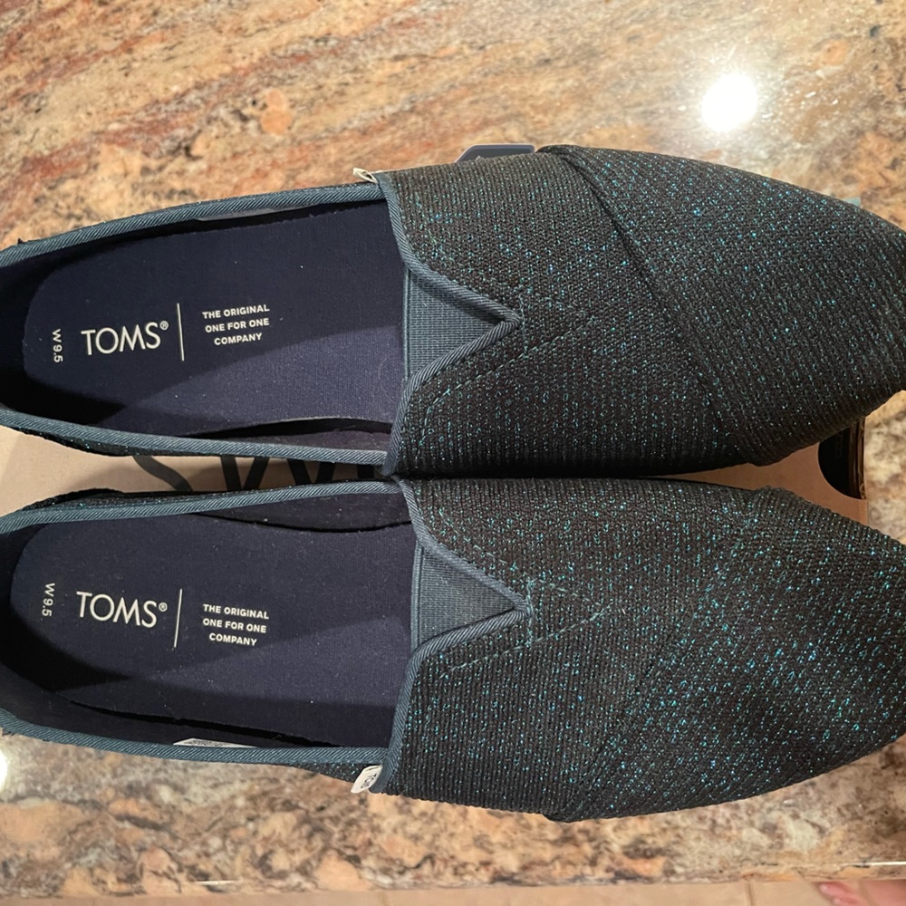 TOMS - green/black glitter slip ons